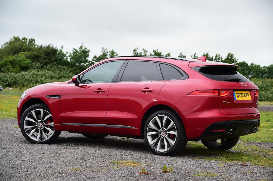  Jaguar F-Pace S 30d AWD 2016 года  (UK) (фото 5 из 30)